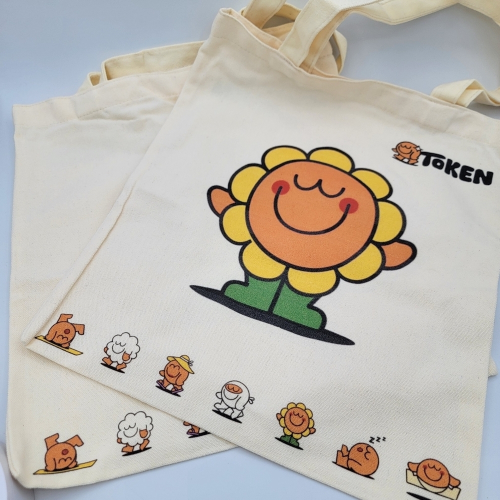ONE Token Tote Bag with Smiling Flower Design NWT #2702 2703